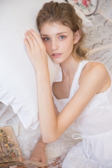 坠机现场发现结婚证